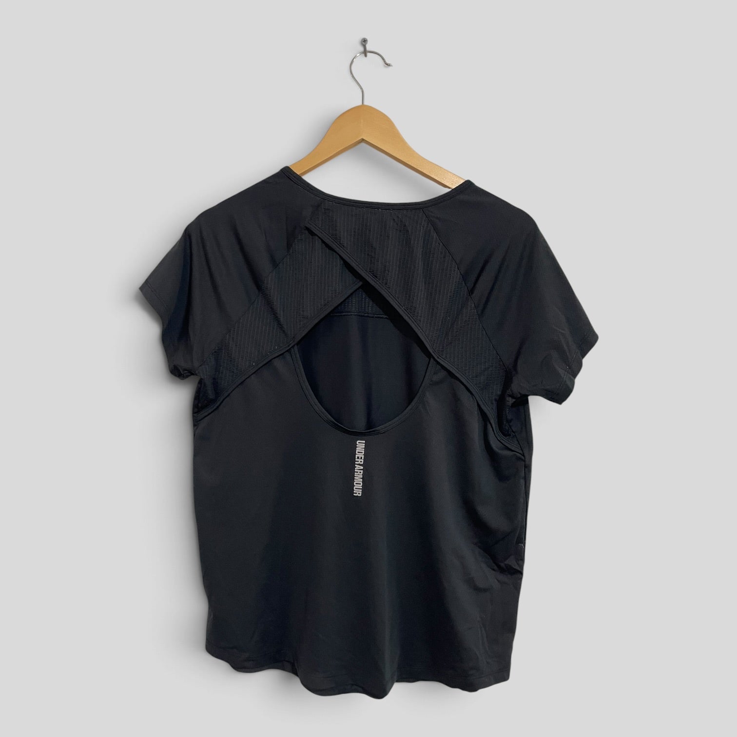 Image of (L) Under Armour | Black Tee