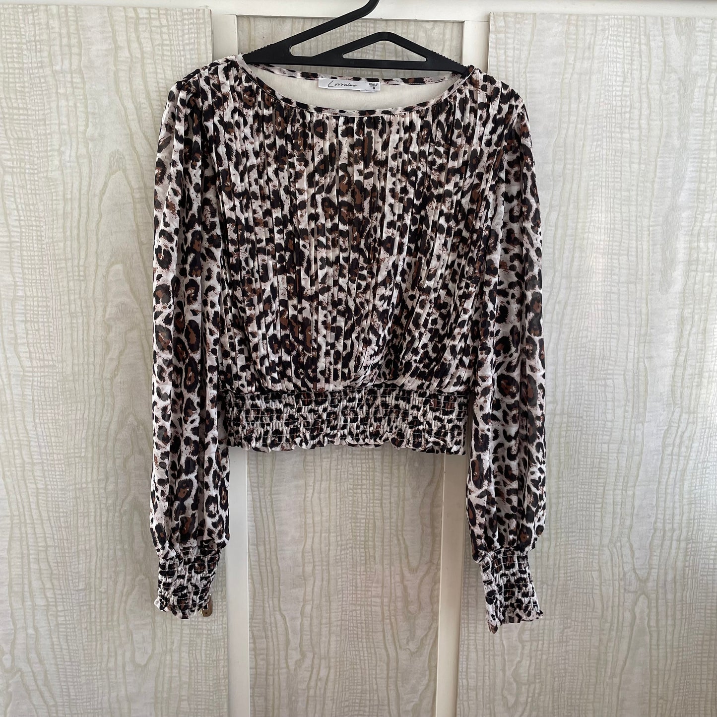 (8) Leopard Print Blouse