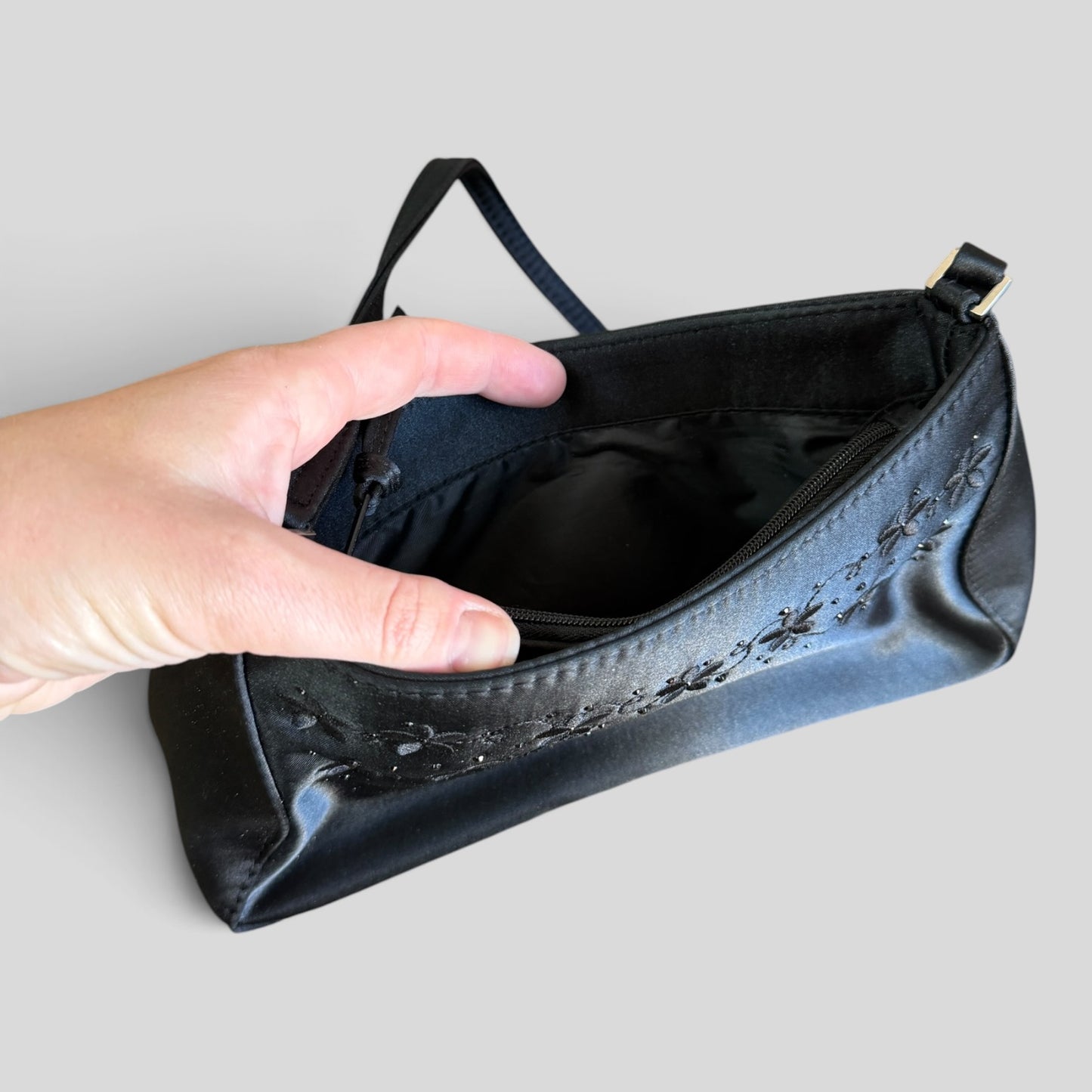 Handbag | Black Embroidered Flowers