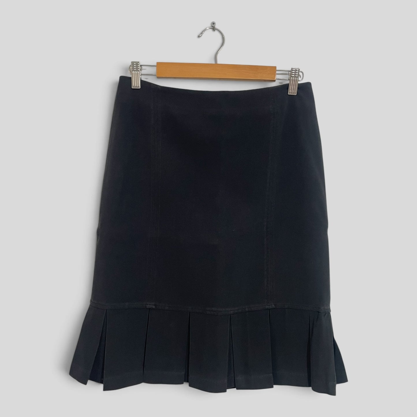 (8) Crossroads | Black Skirt