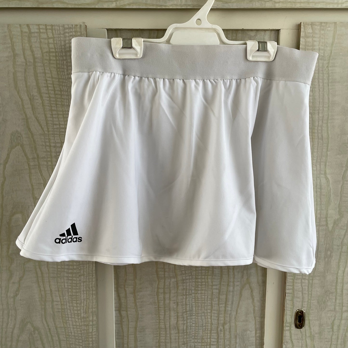 (L) Adidas White Skort