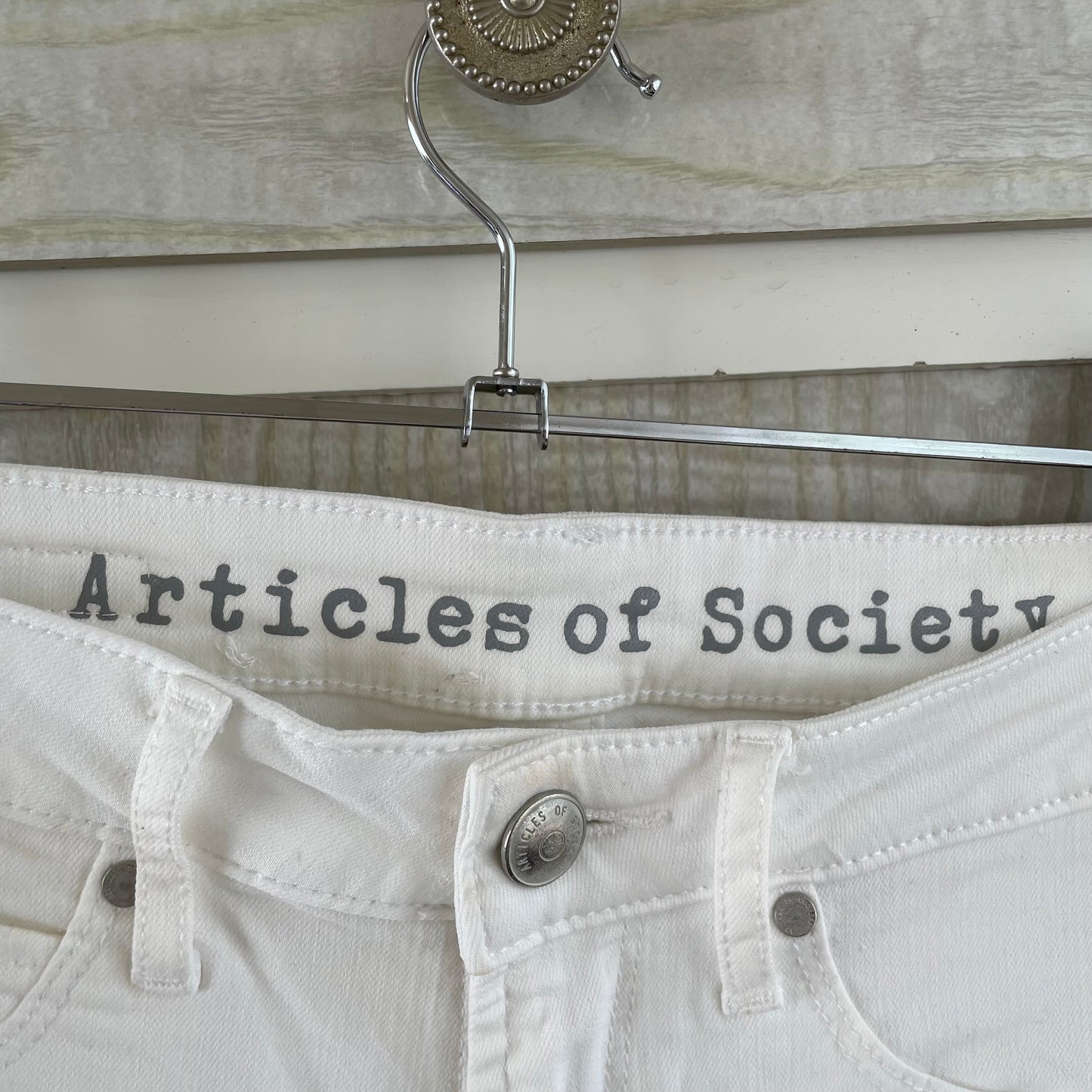 (24 or 6) Articles of Society White skinny stretch jeans