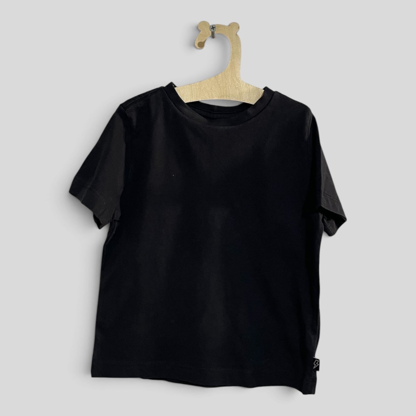 (1JNR) Target | Black tee