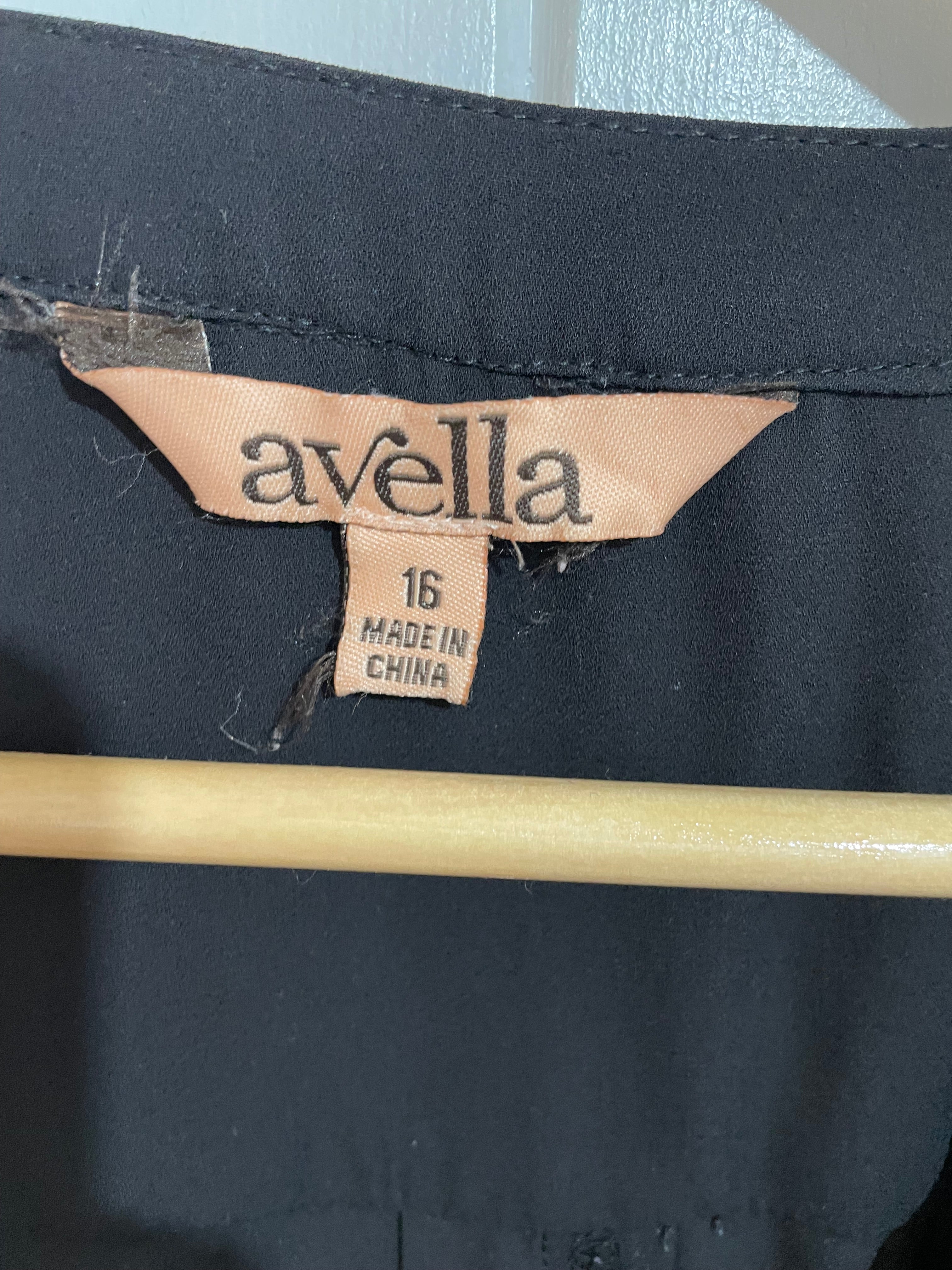 Image of (16) Avella | Black Blouse
