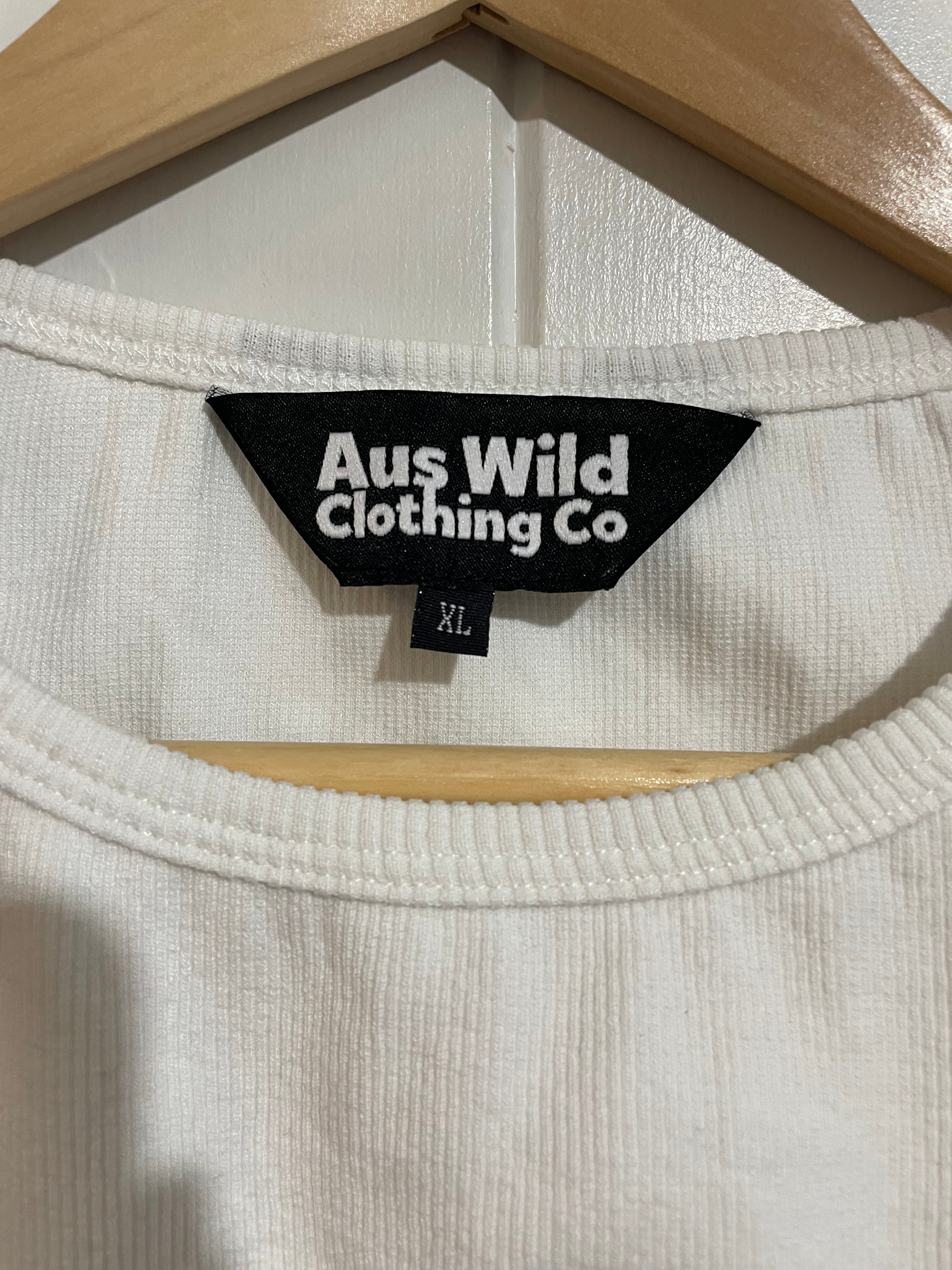 Image of (XL) Aus Wild Clothing Co | Embroidered Crop | BNWOT