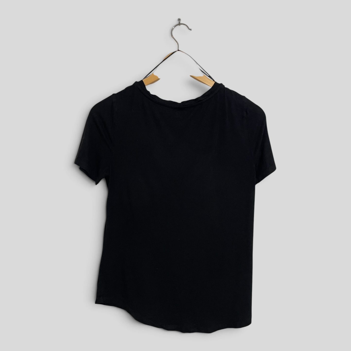 (XS) Piper | Black Tee