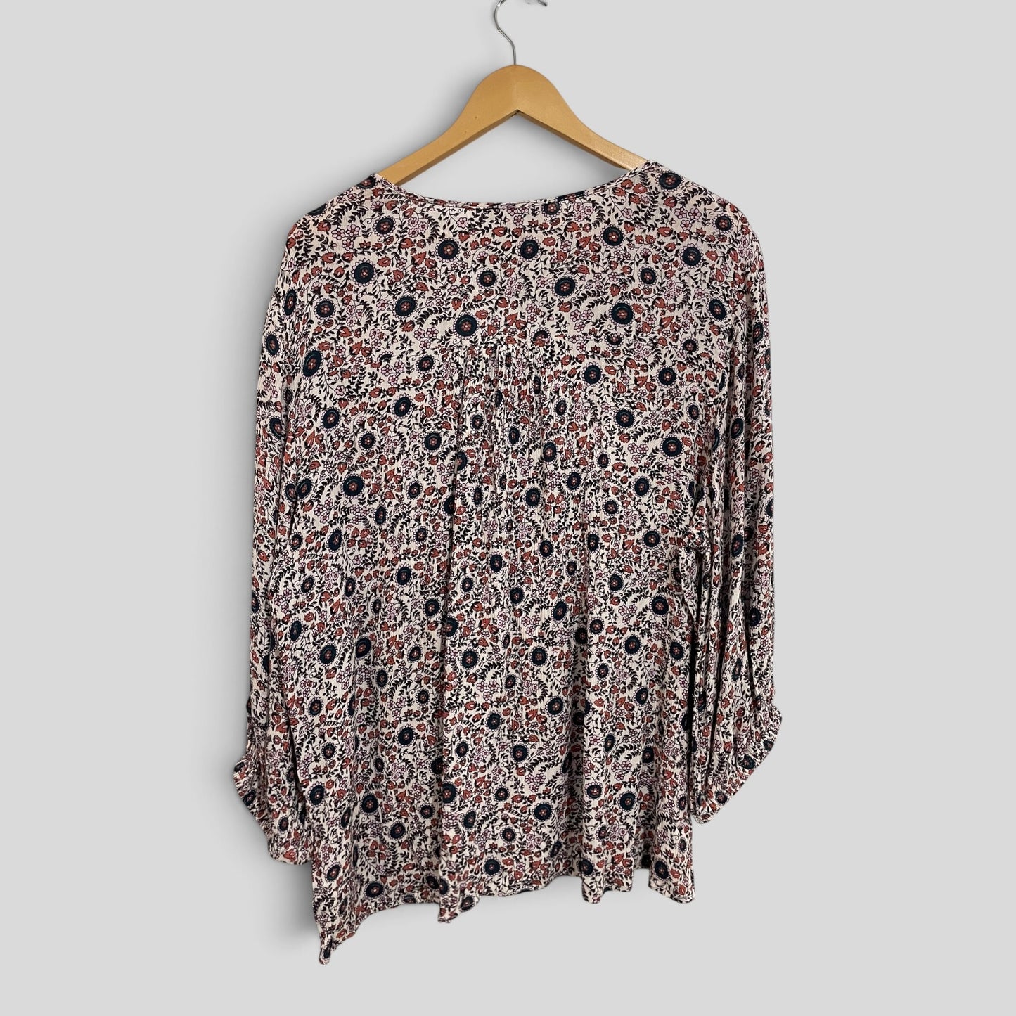 (18) Suzannegrae | Patterned Blouse
