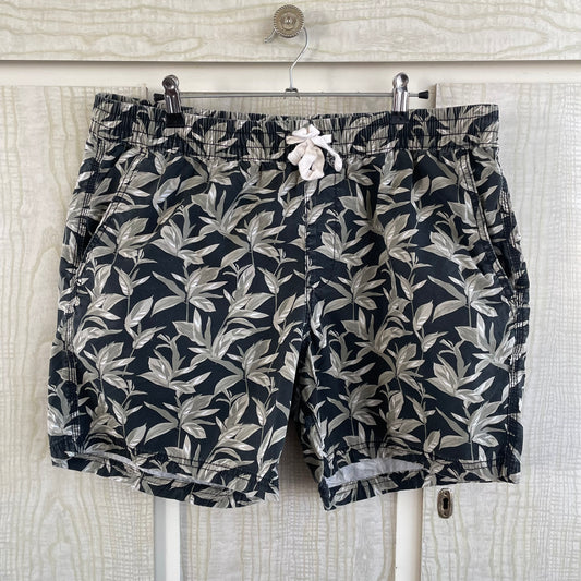 (XL) leaf shorts