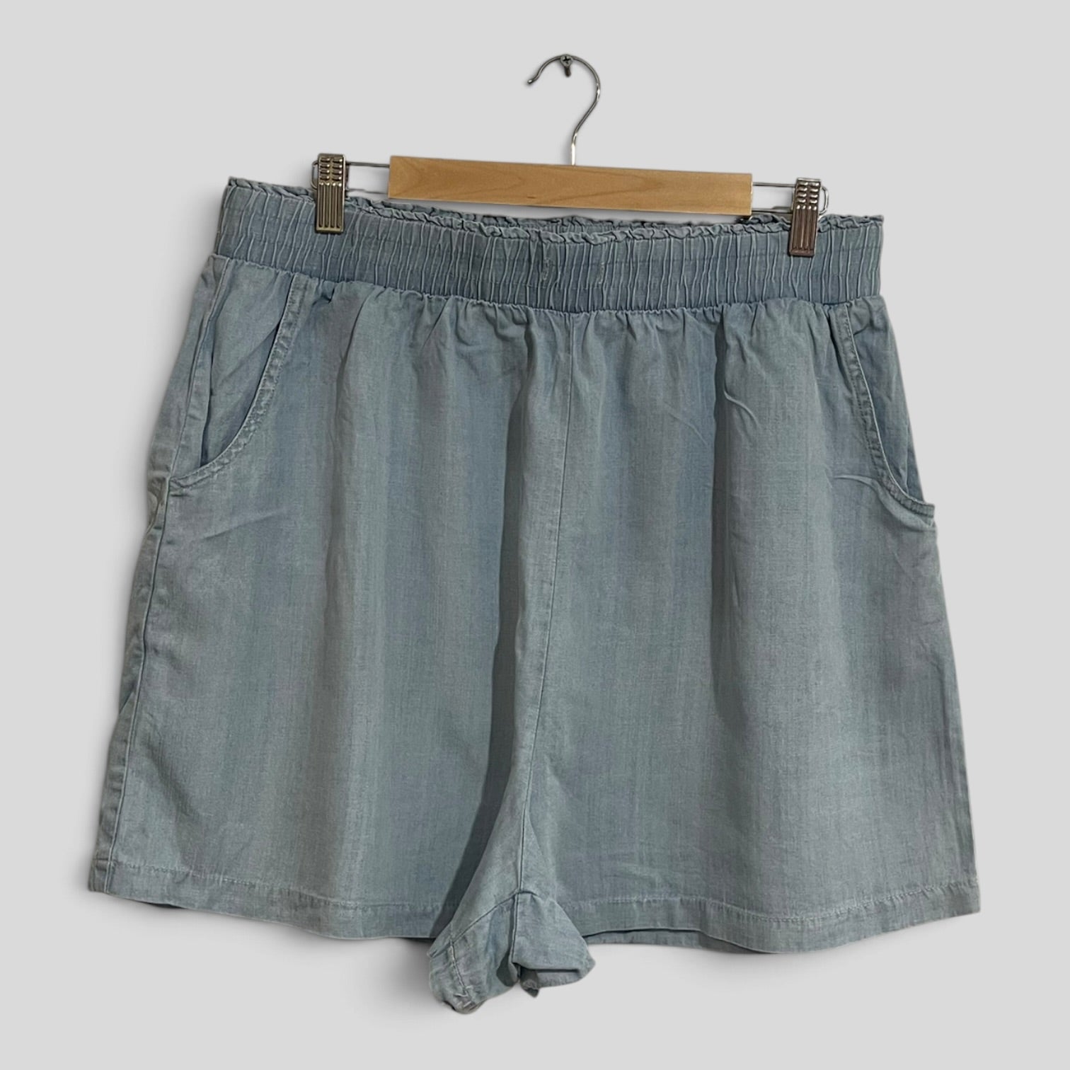 Image of (14) Sass | Shorts
