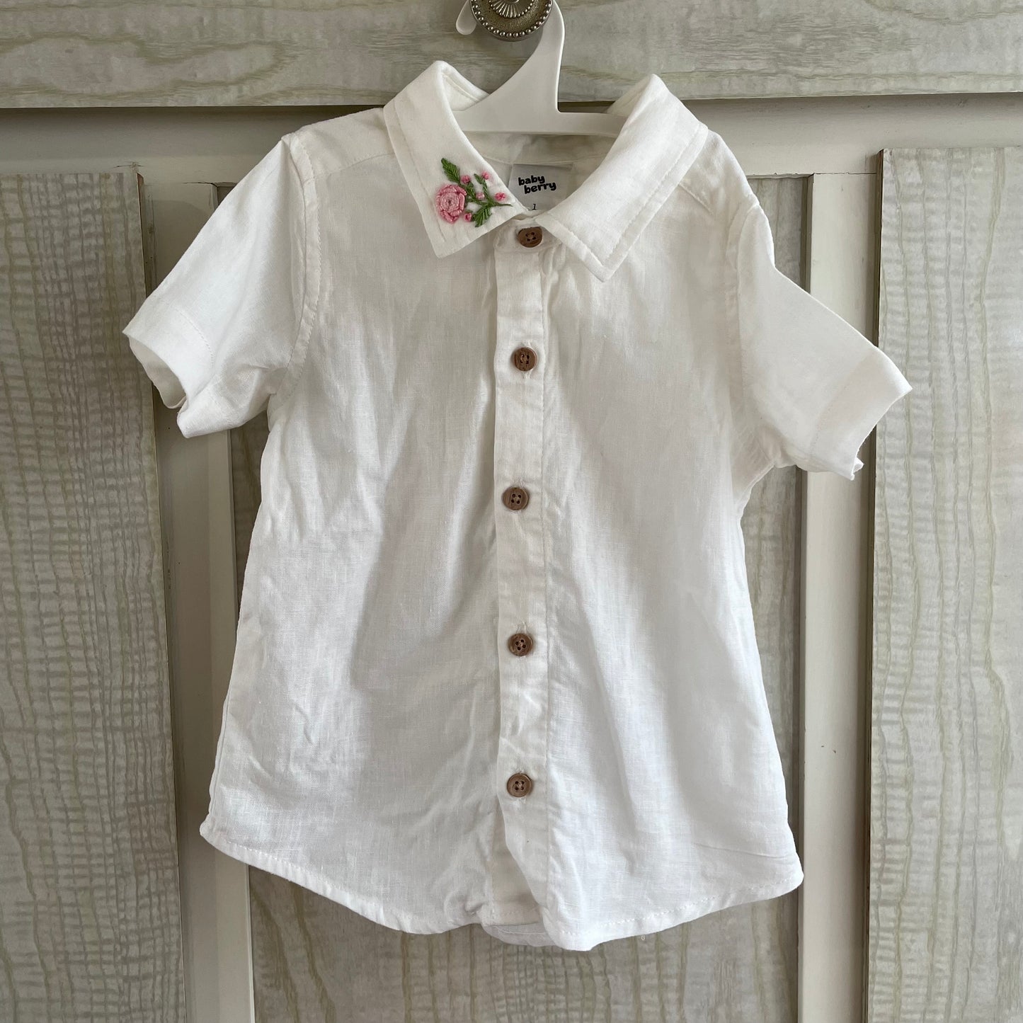 (1) Linen Button Up SS shirt. Floral embroidery on collar