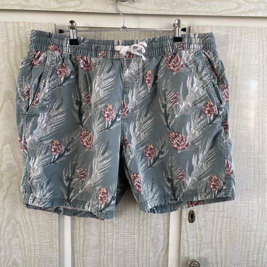 (XL) Floral Shorts