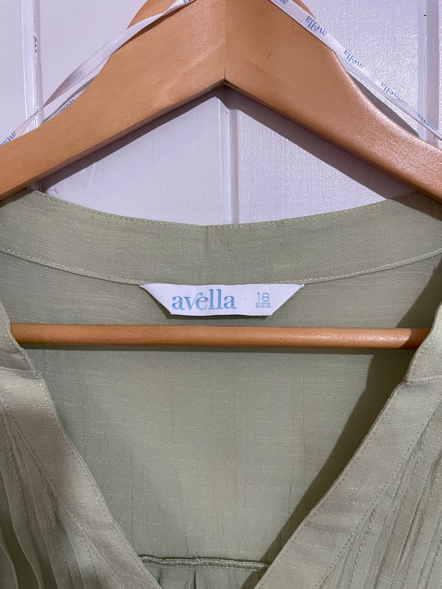 (18) Avella | Green Blouse