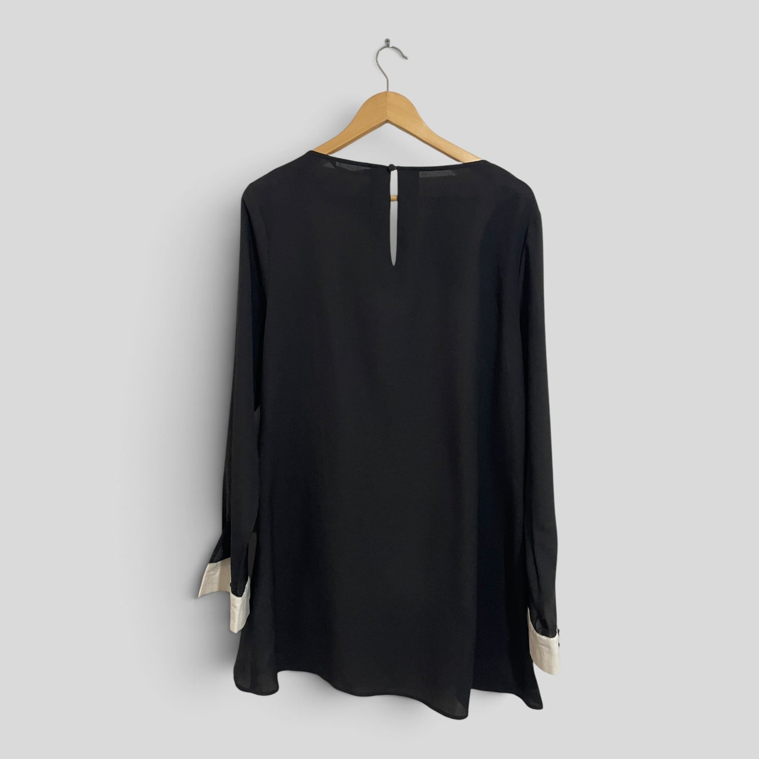 Image of (XL) Charlie Brown | BW Blouse
