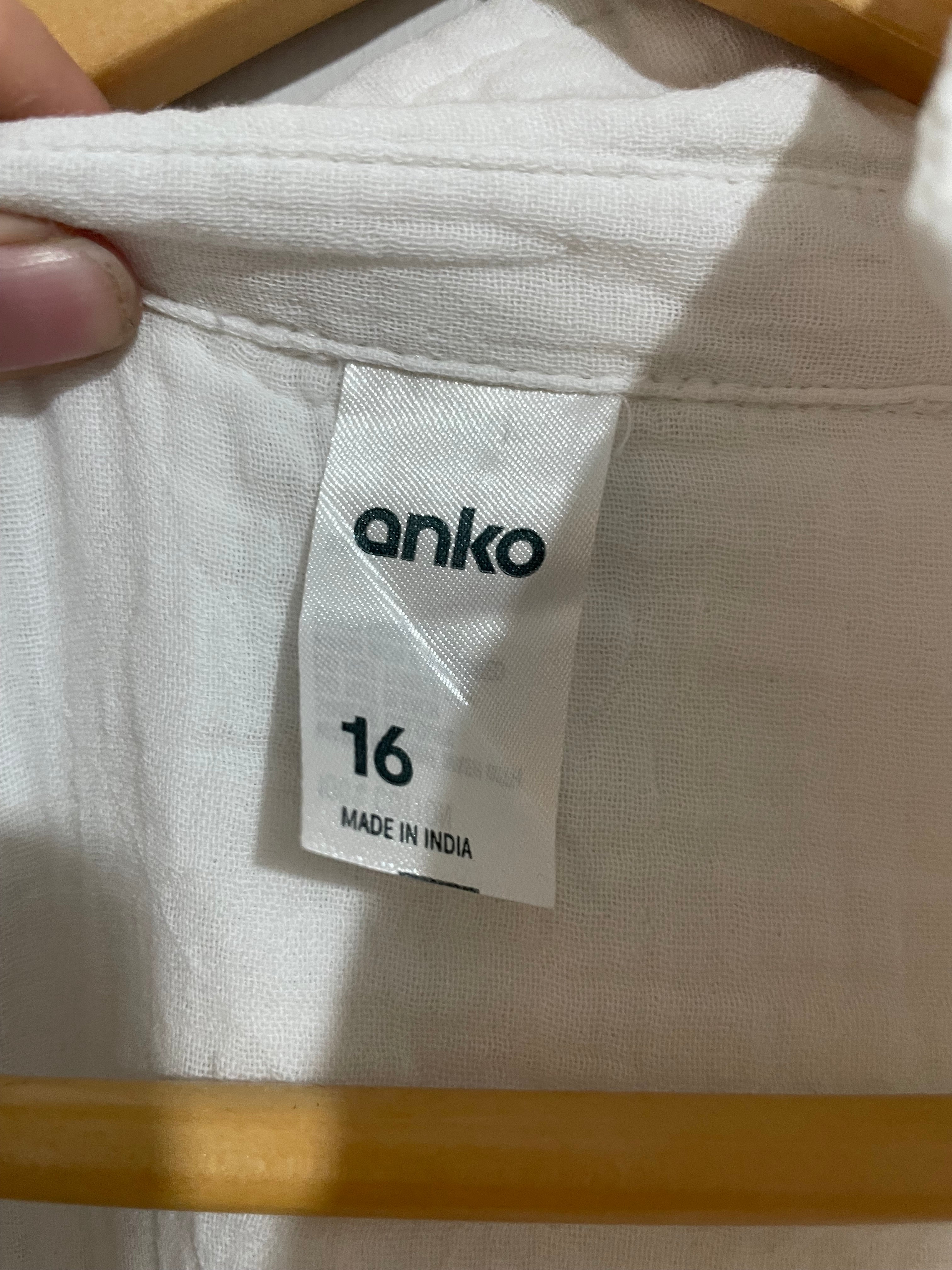 Image of (16) Anko | White Blouse
