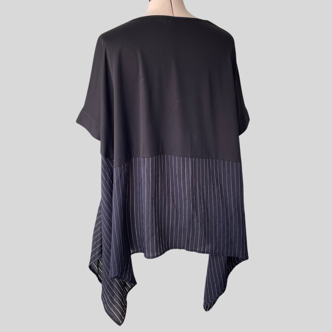 (M/L - plus) BUYKUD black asymmetrical hem blouse