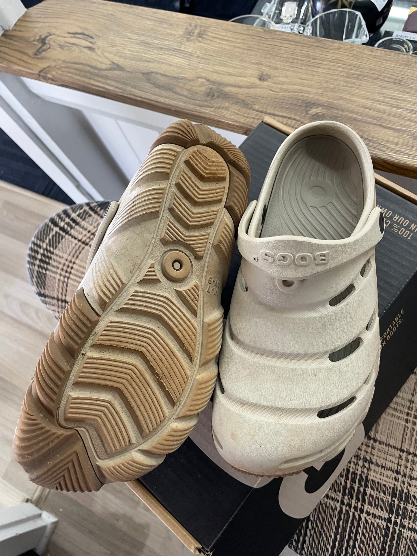 (40) Bogs | Sandals