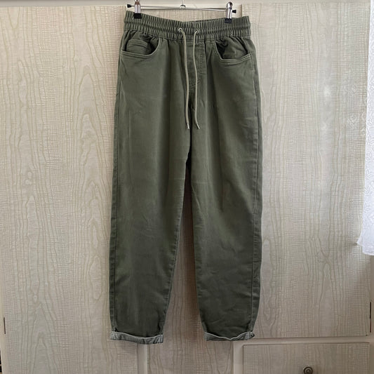 (8) Jogger Green Pants