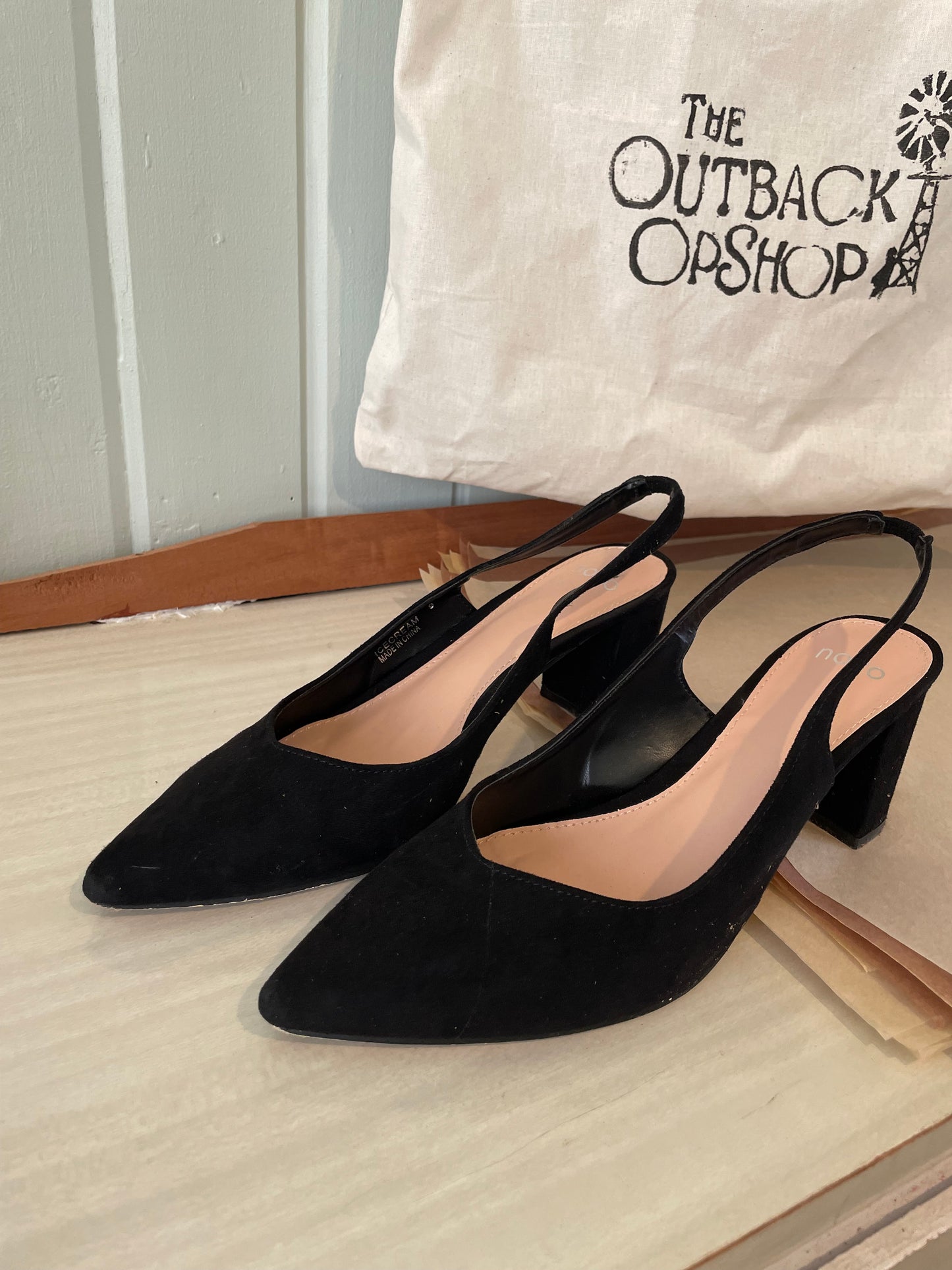 (9) Suede Black Point Heels (Icecream)