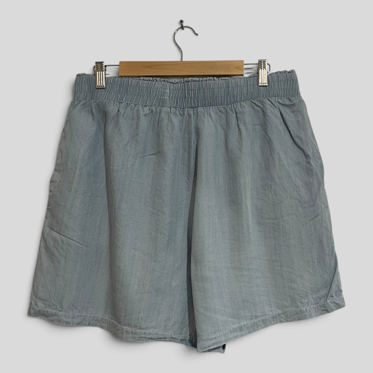 Image of (14) Sass | Shorts