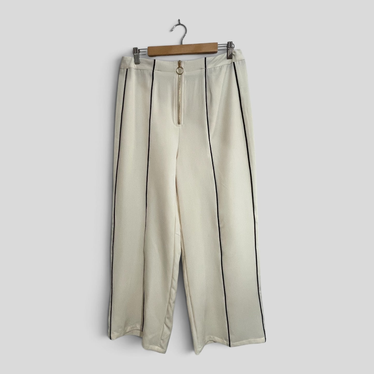 (L) Shein | Cream Pants