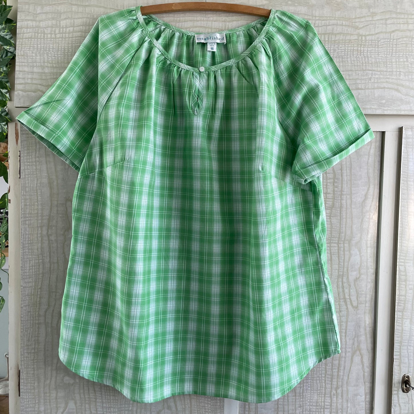 (16) established green gingham blouse