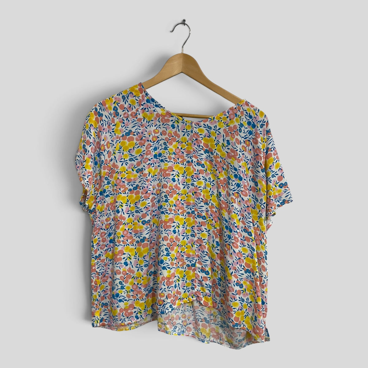 (18) Jackie K | Floral Blouse