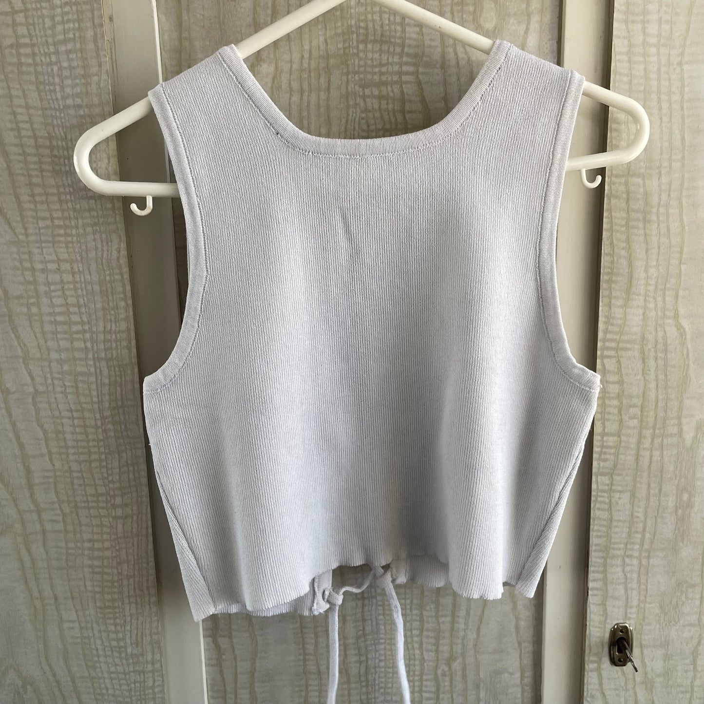 (6) Tie Front Off White Crop Singlet