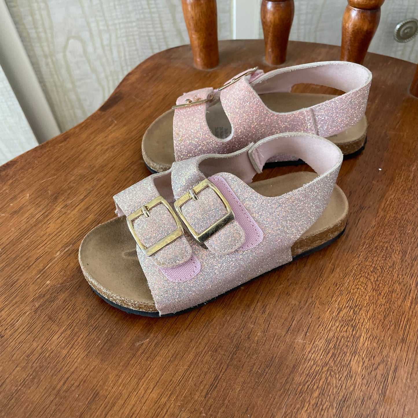 (8) girls pink sparkle sandals