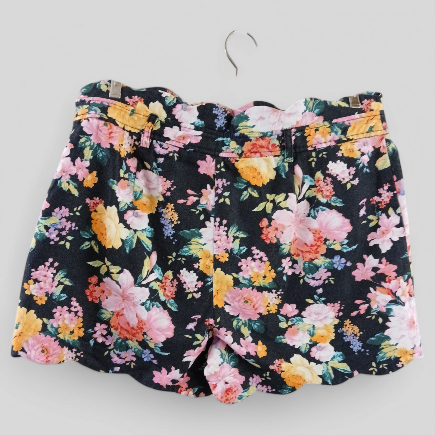 (14) Cocolatte | Floral Shorts