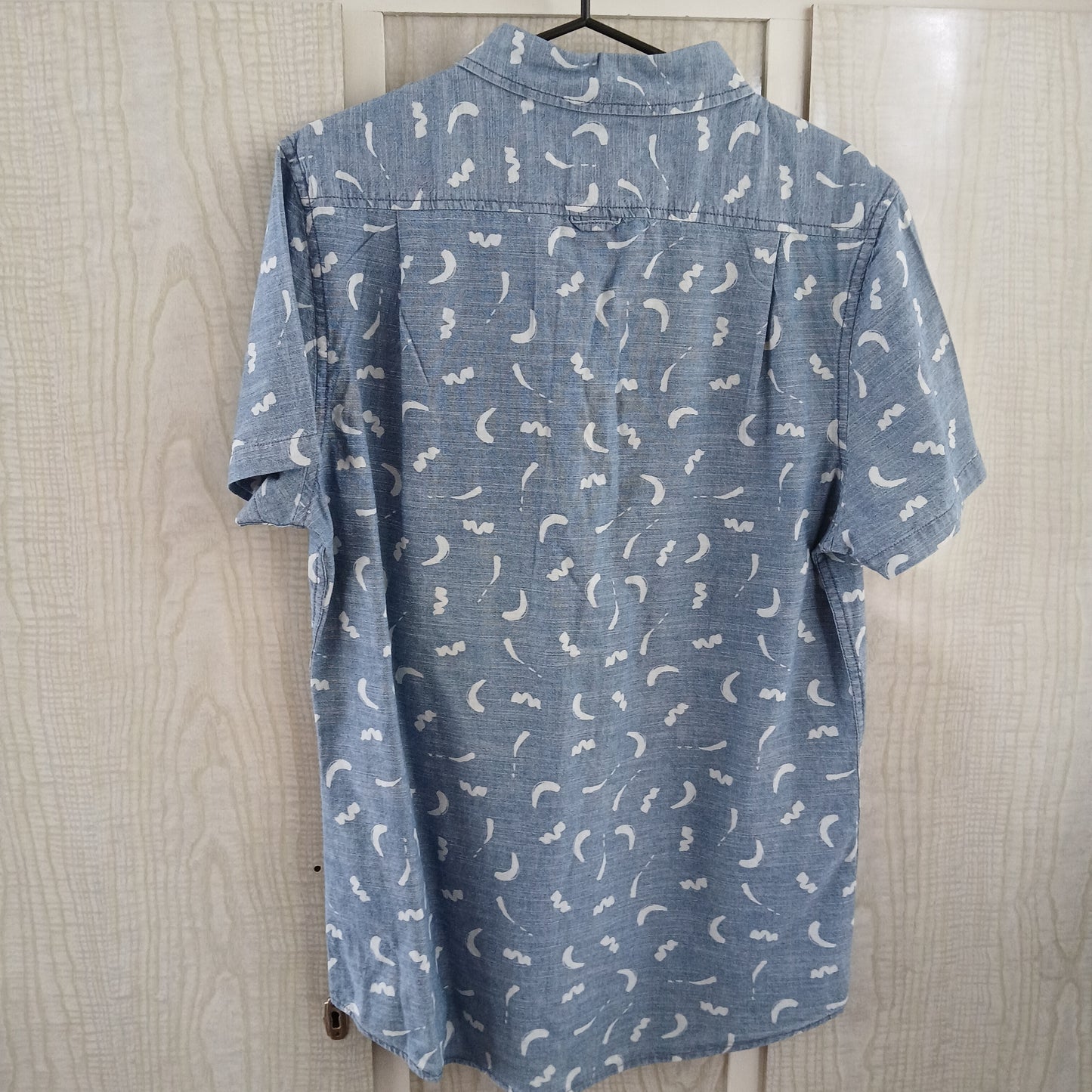 (M) BMWT Men's Denim Printed Collared Shirt