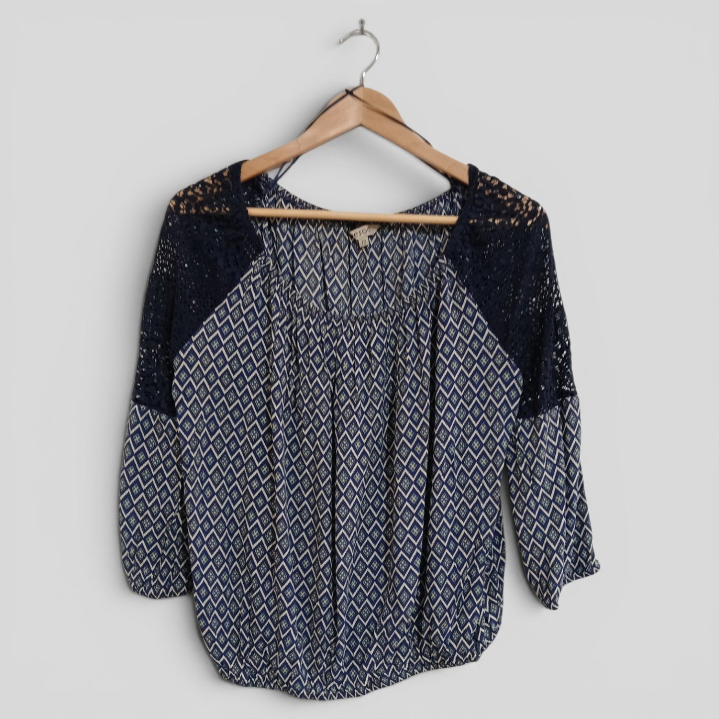 (10) Resort | Patterned Blouse