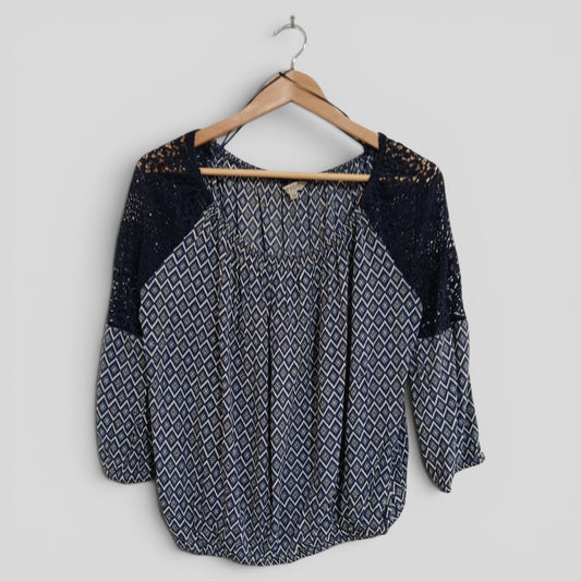 (10) Resort | Patterned Blouse