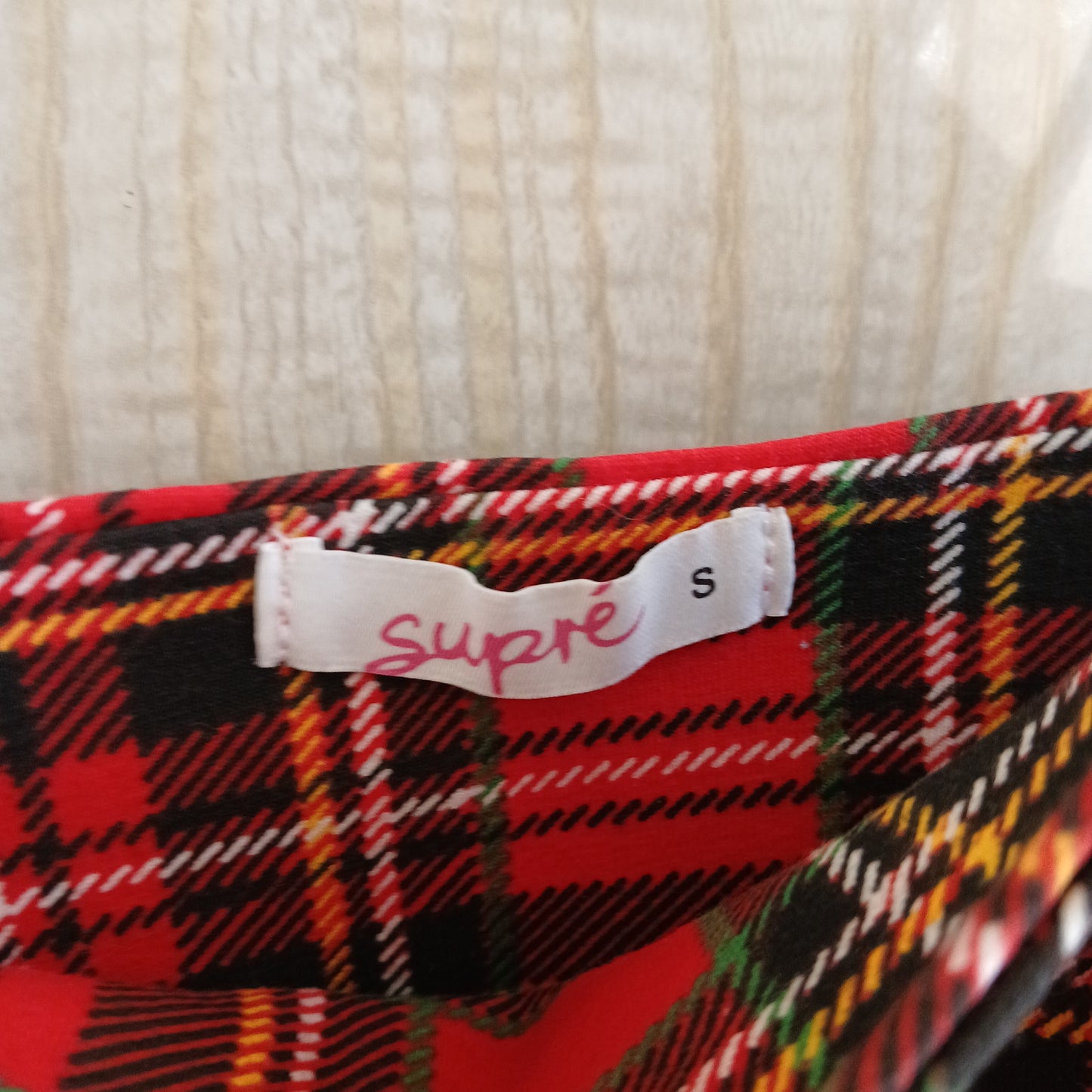 (S) Supre Red Plaid Mini Crop