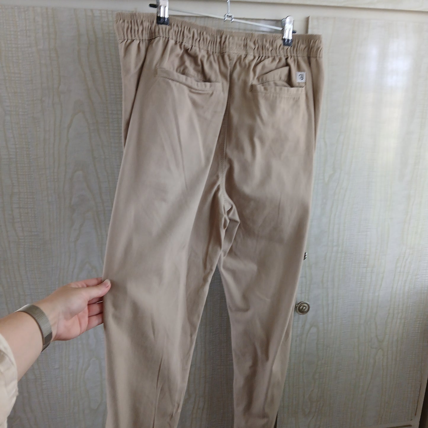 (L) All good. Cream chino pants