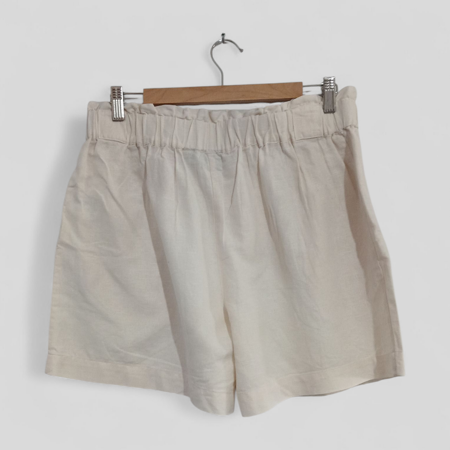 (10) Sussan | Cream Shorts