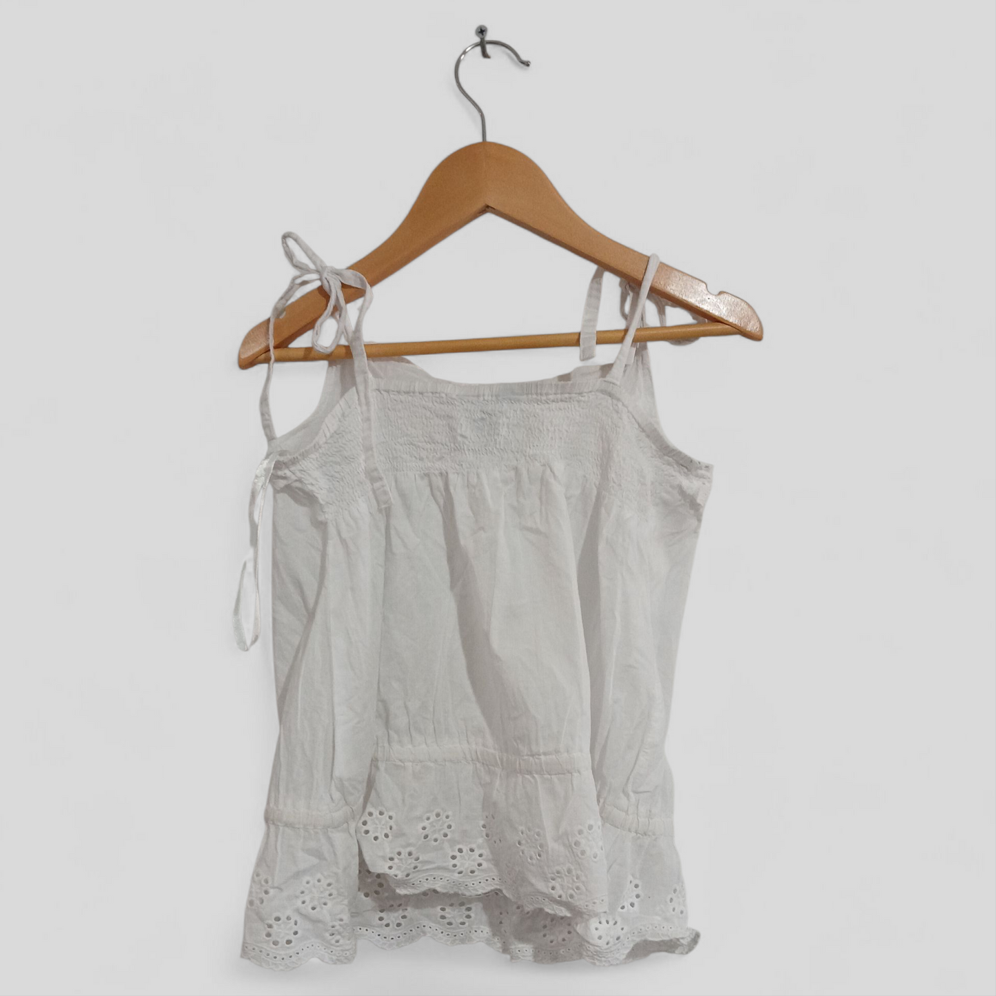 (12JNR) Tilii | White Singlet Blouse