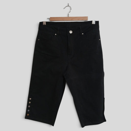 (8) Rockmans | Black Shorts Studs