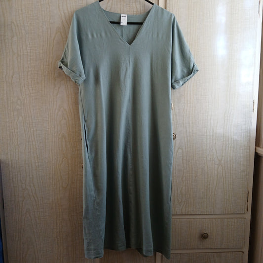 (8) Pale green Linen blend dress