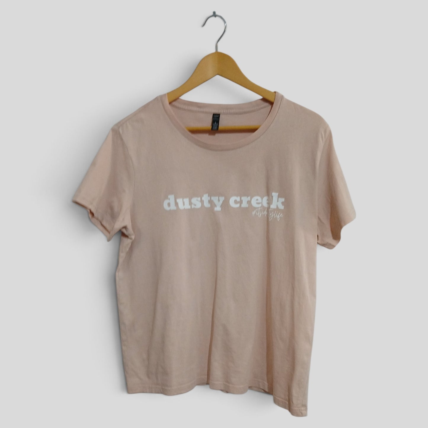 (L) Dusty Creek | Pink Tee