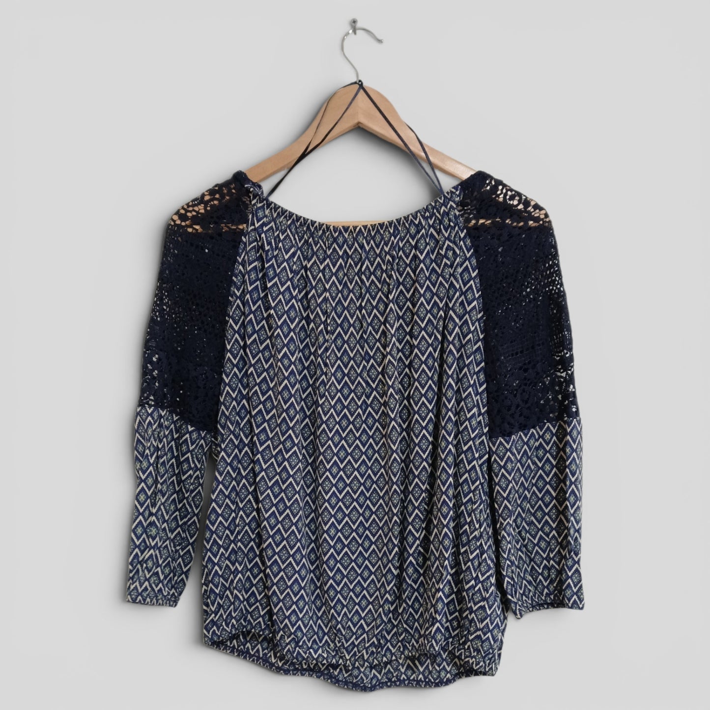 (10) Resort | Patterned Blouse