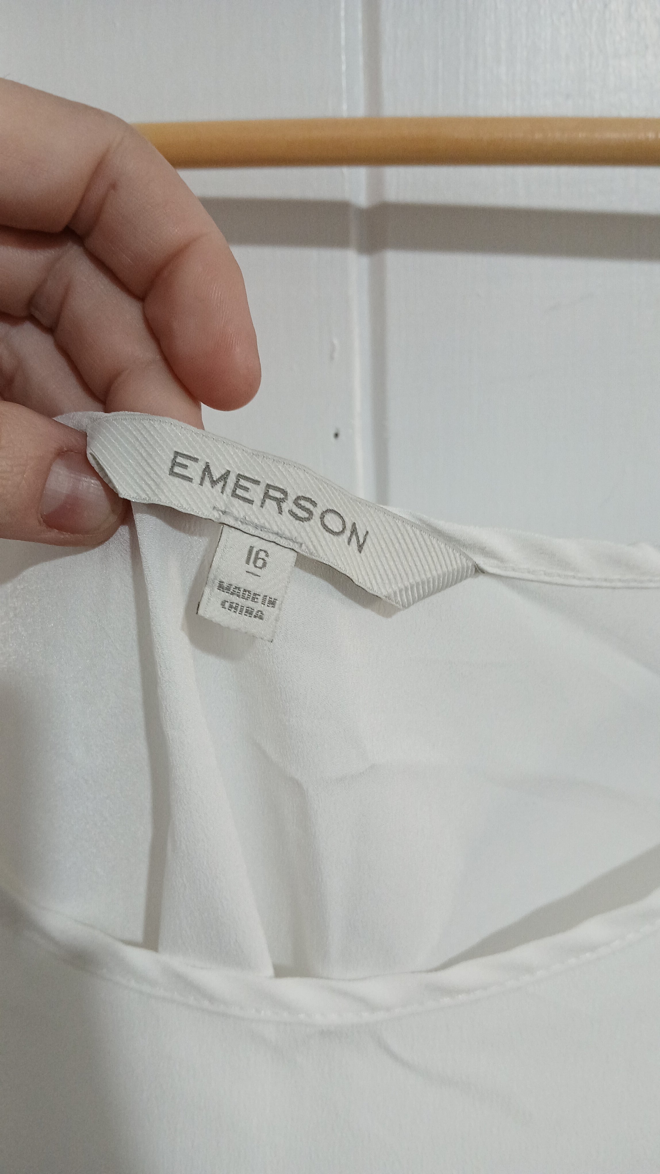 Image of (16) Emerson | White Singlet Blouse