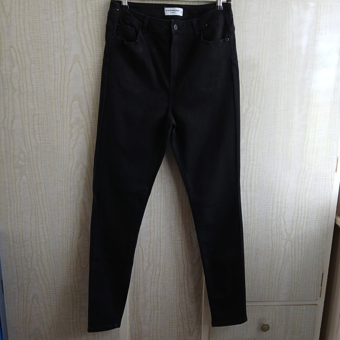 (12) Black Skinny Shaping Jeans