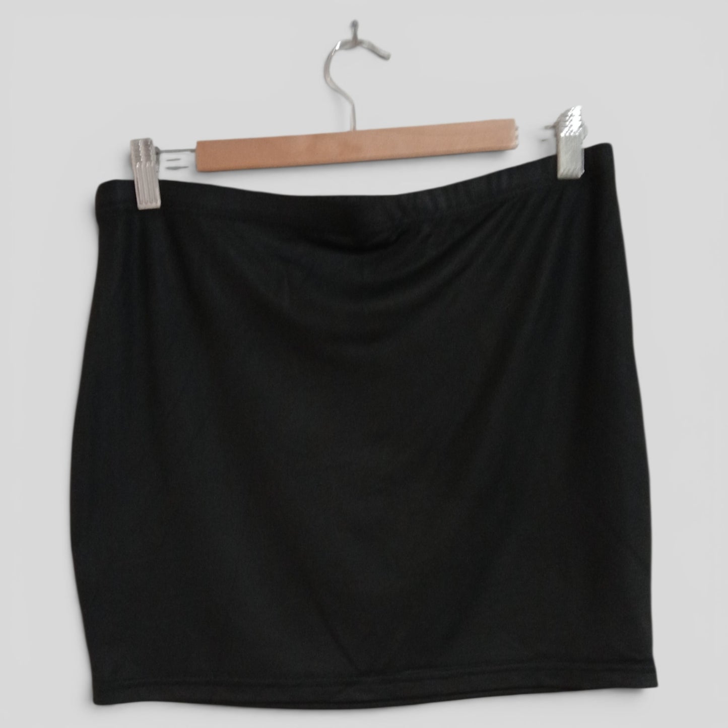 (M) Supre | Black Skirt
