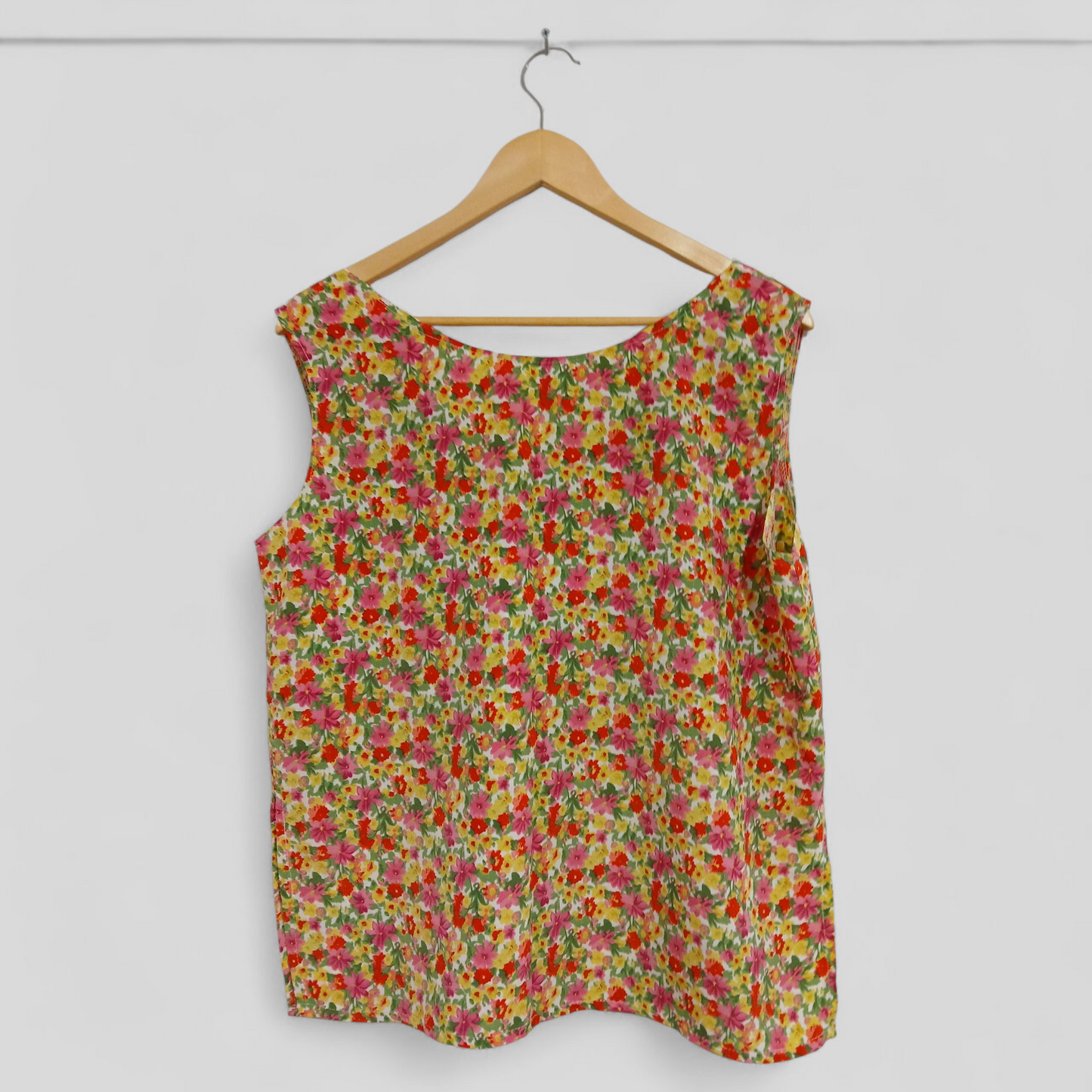 (L) Bright Floral Blouse