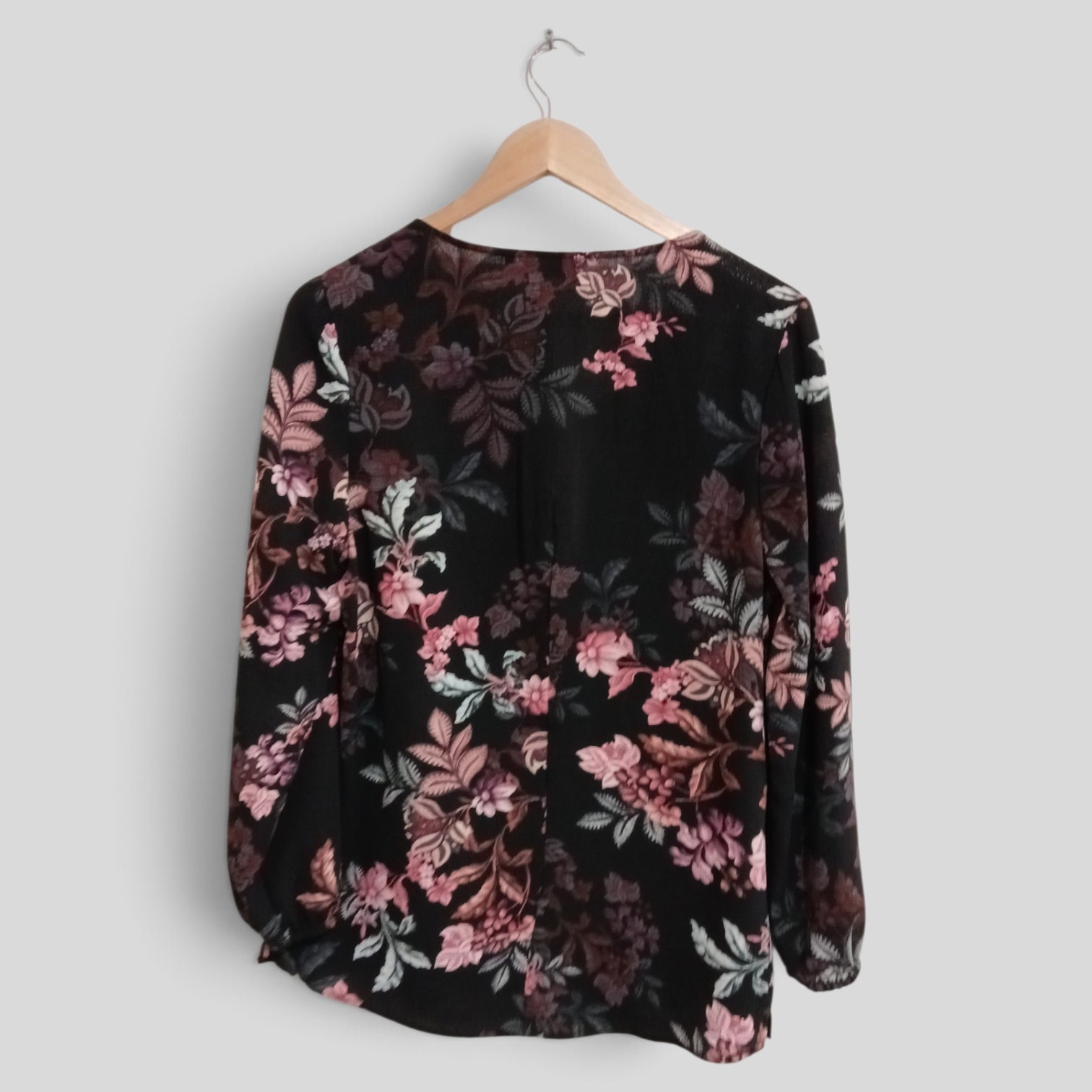 Image of (12) Millers | Floral LS Blouse
