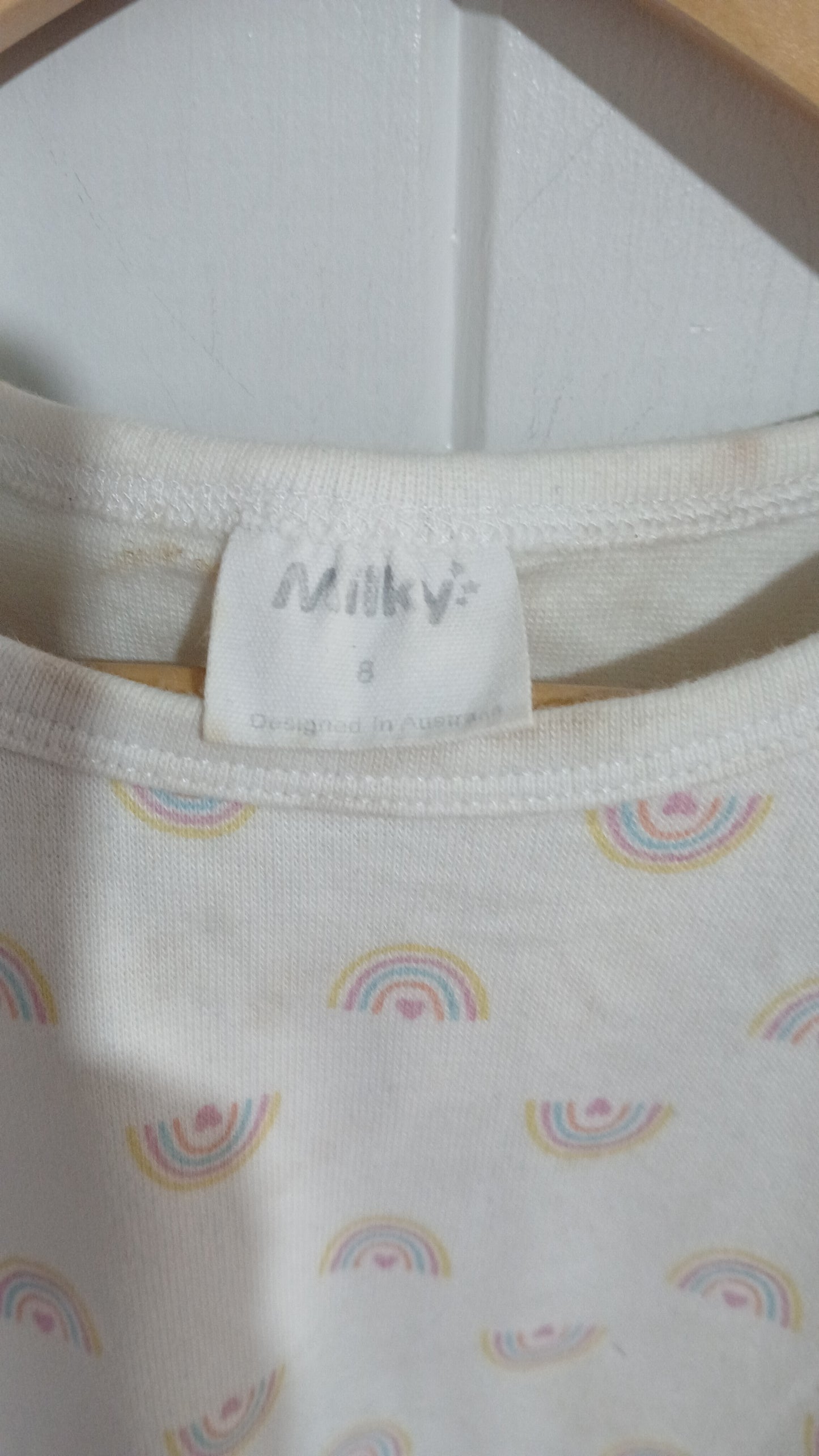 (8JNR) Milky | Rainbow Top