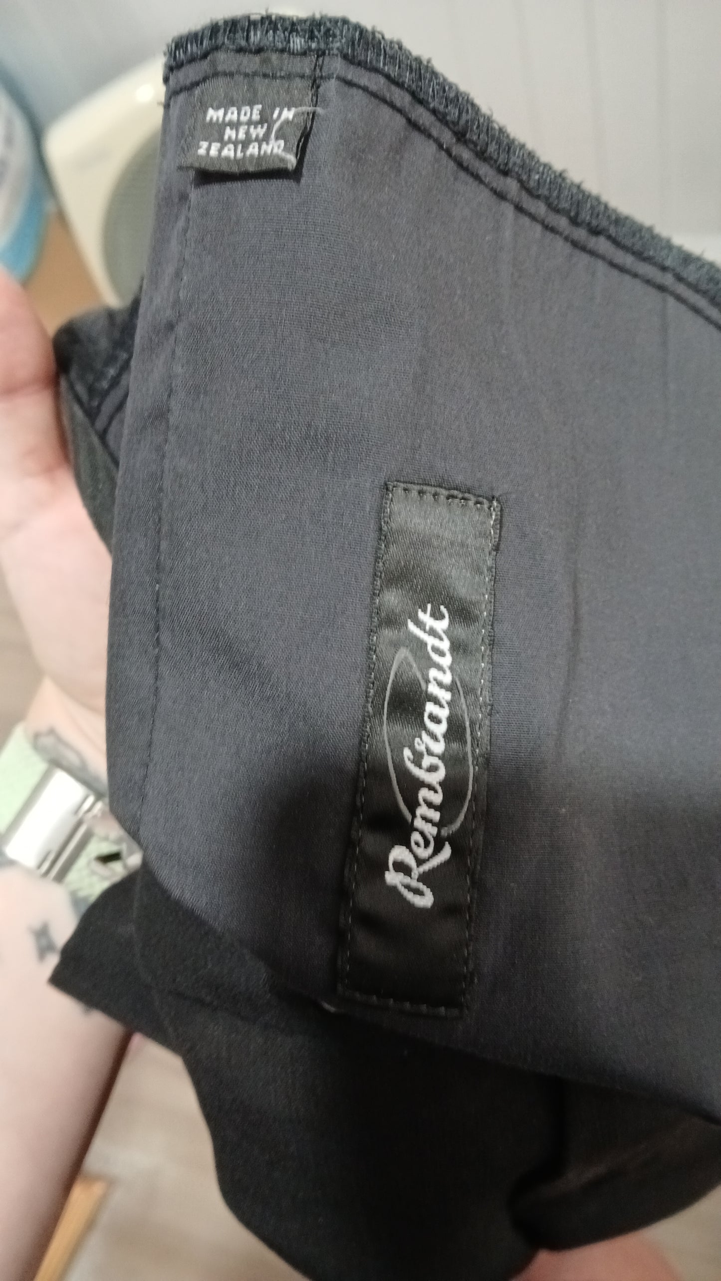 (32x32) RemGrandt | Black Pants