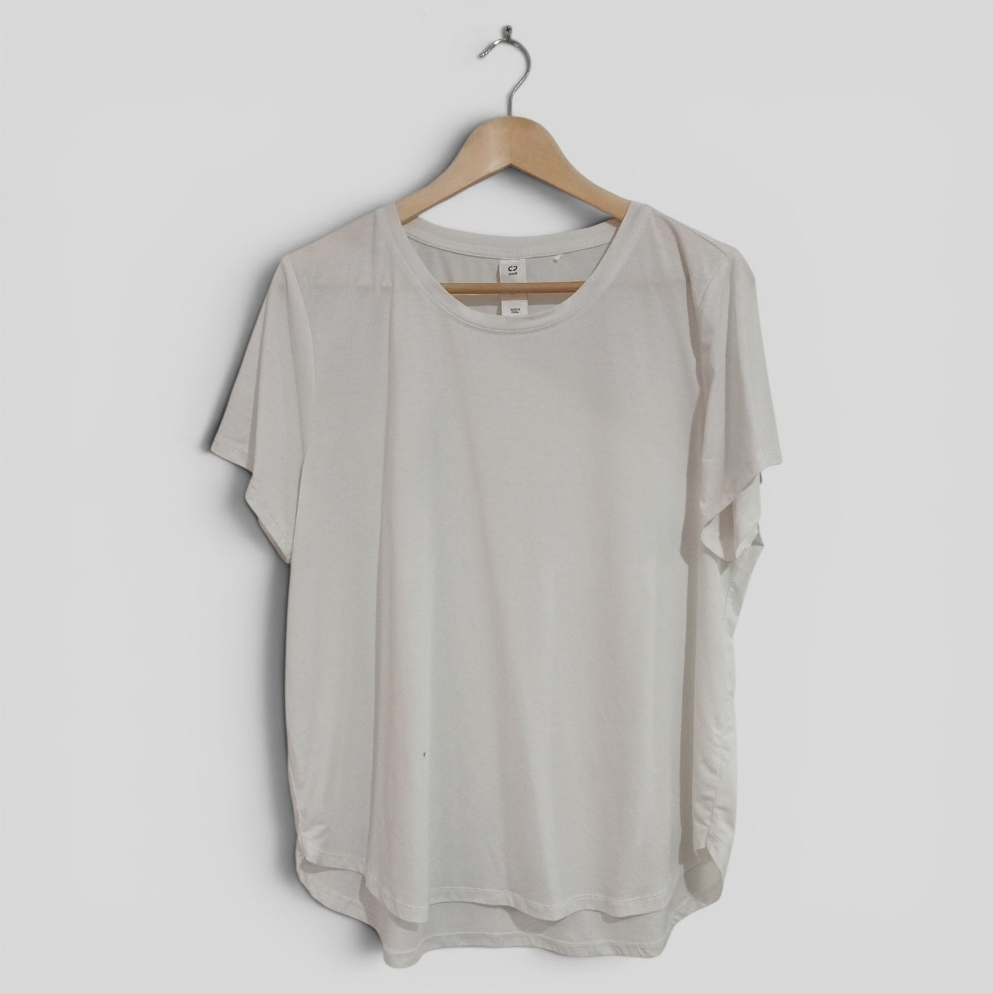 (18) Circuit | White Tee