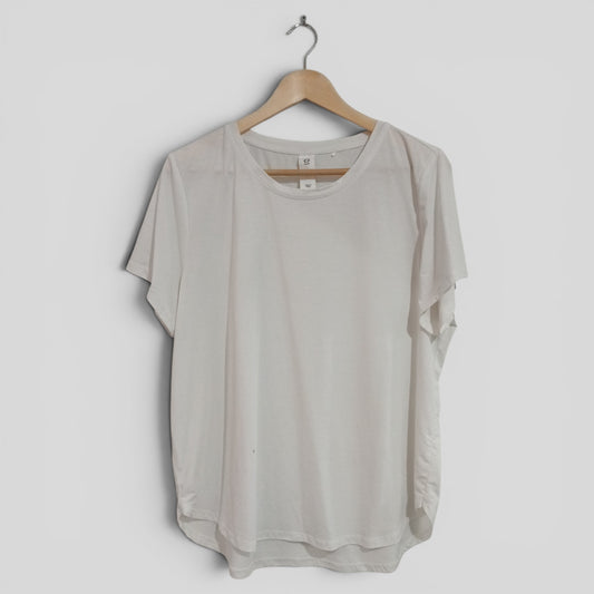 (18) Circuit | White Tee