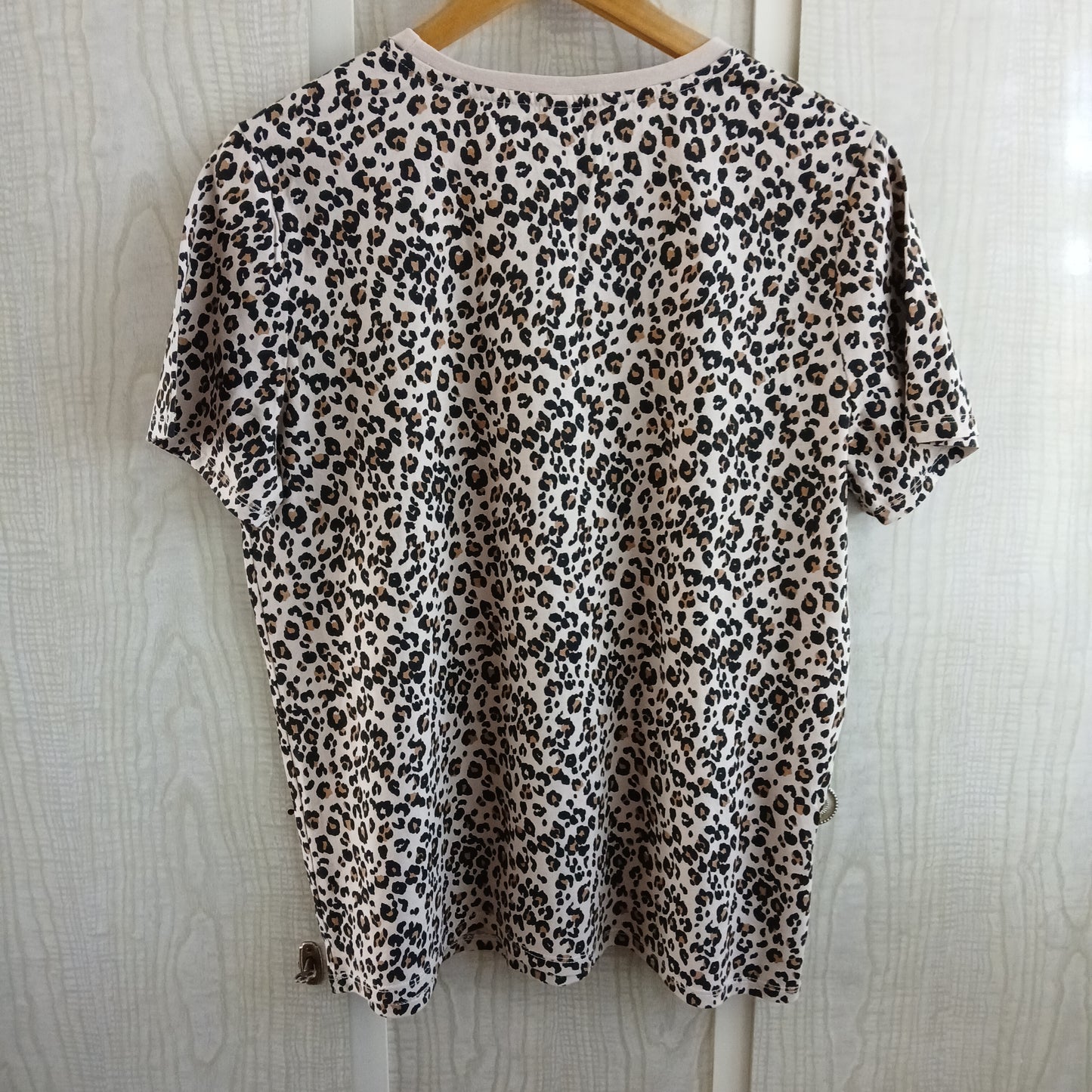 (16) BNWOT animal print tee